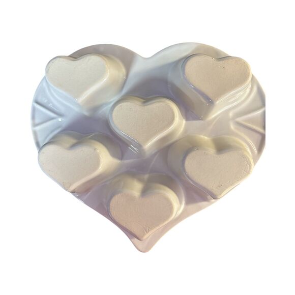 Heart Ceramic Muffin Pan - Picture 3 of 3